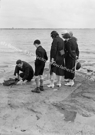 GROUP ON ROCKS DID YOU CATCH ANYTHING?